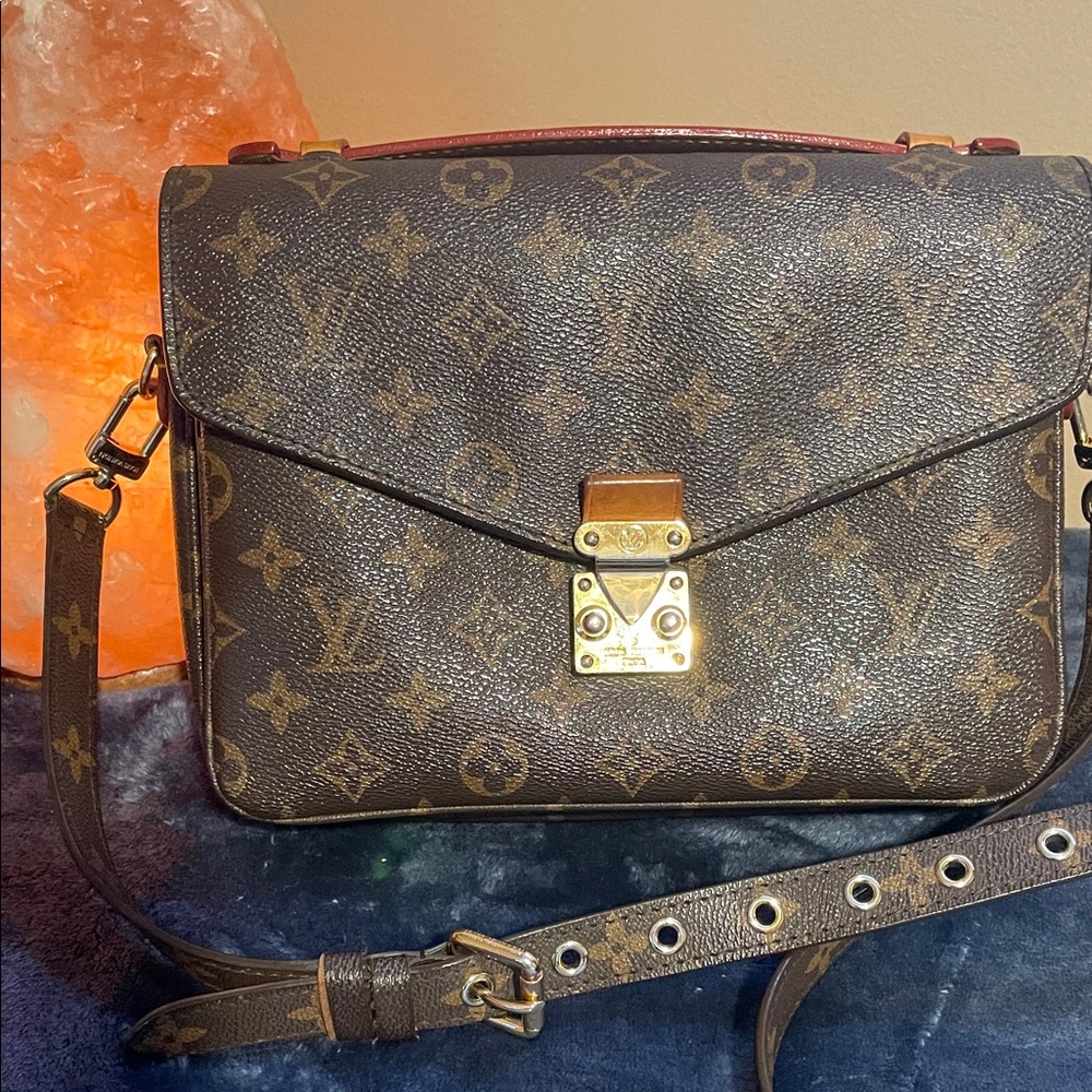 Louis Vuitton Pouchette Métis